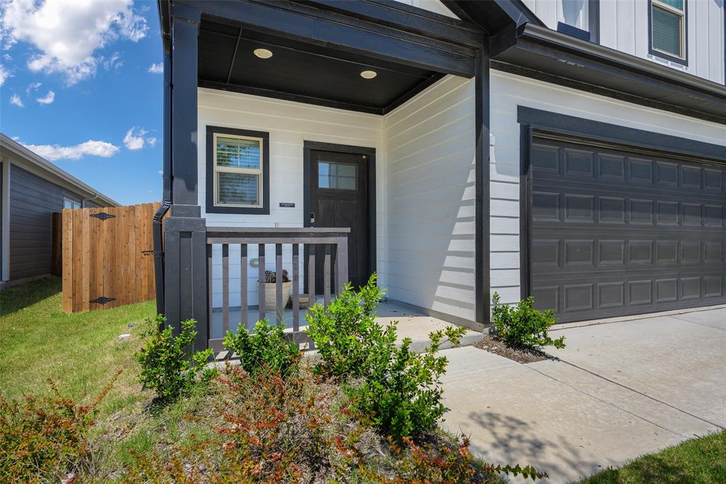 1037 Lakehaven Trail