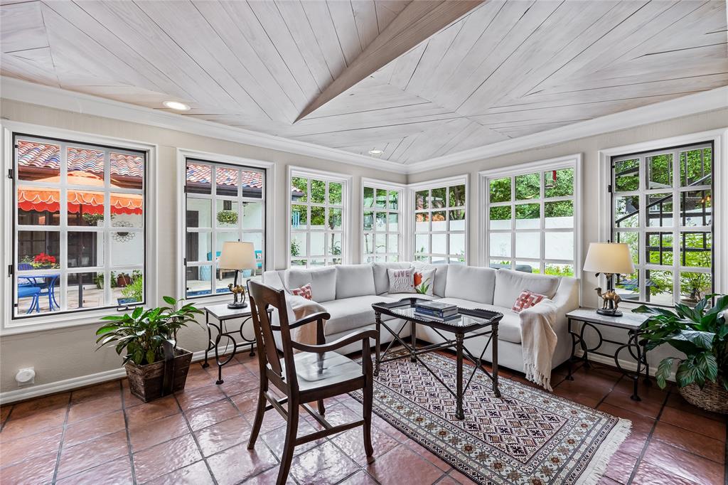 Stratford Manor - Residential