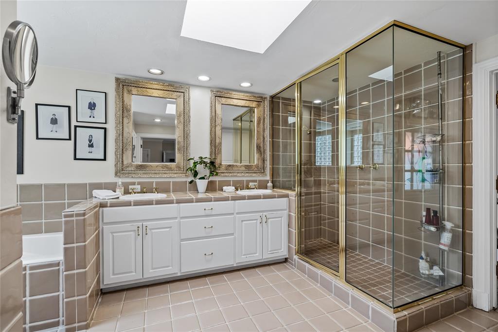 Stratford Manor - Residential