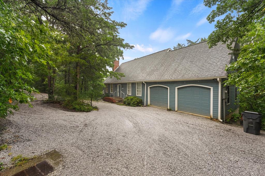 202 Fox Hollow