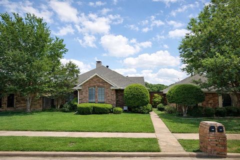 Photo of 2805 Big Oaks Drive, Garland, TX 75044 (MLS # 21213297)
