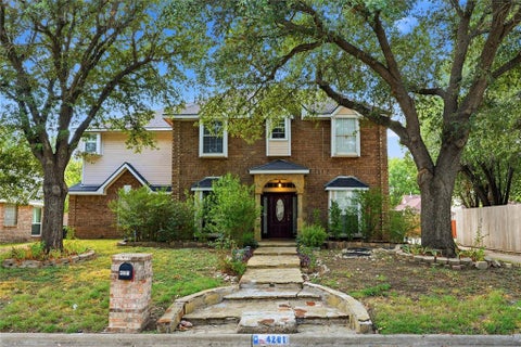 Photo of 4201 Briar Hill Drive, Grand Prairie, TX 75052 (MLS # 21402471)