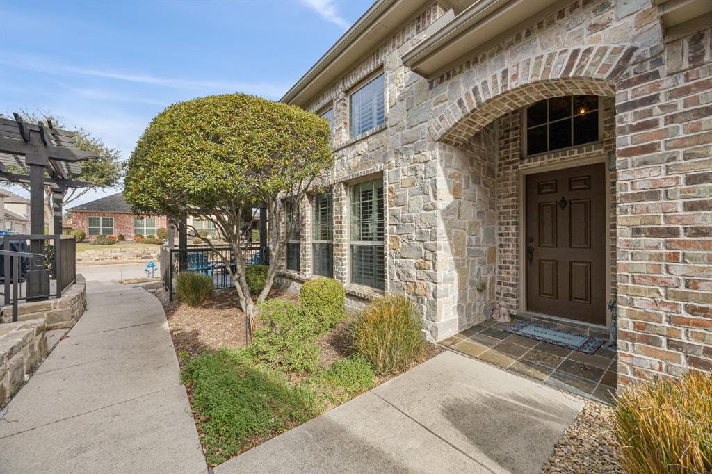 5711 Orchard Parkway