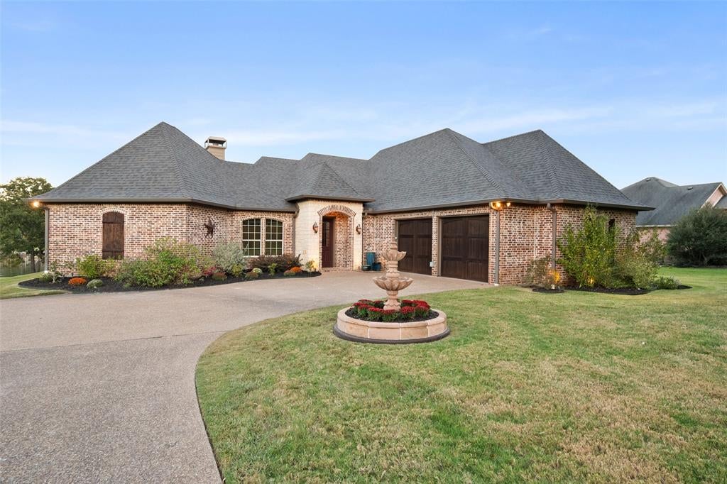 Photo of 108 County Road 3187, Corsicana, TX 75109 (MLS # 21418436)