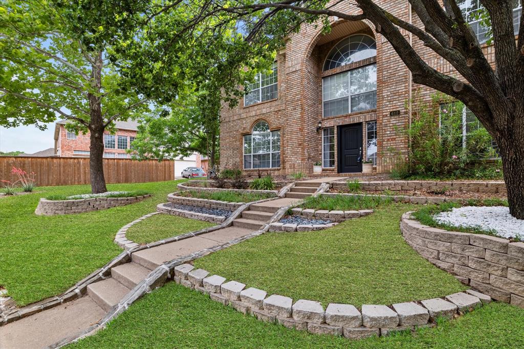 612 Autumnwood Lane