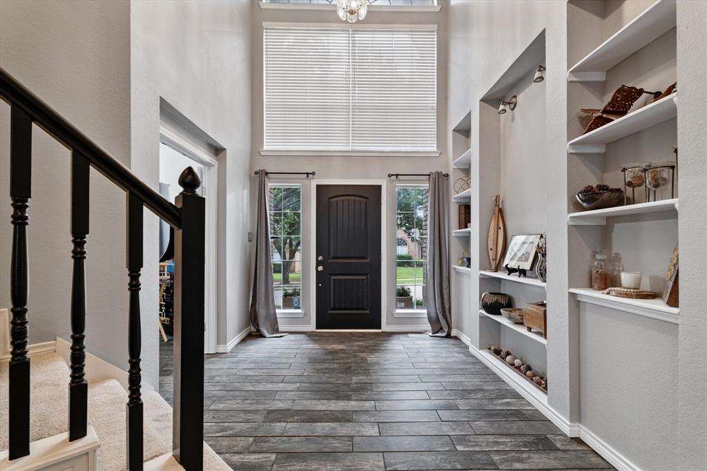 612 Autumnwood Lane