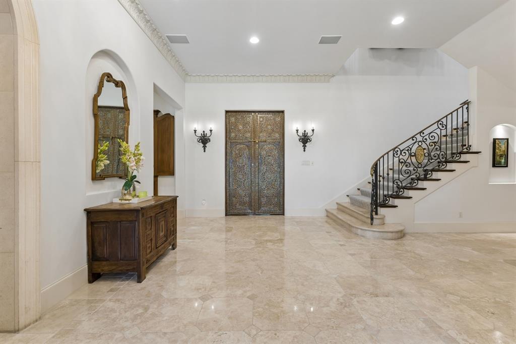 3516 Beverly Drive