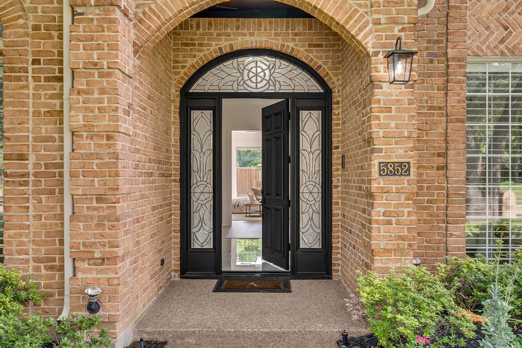 5852 Bridle Bend Court