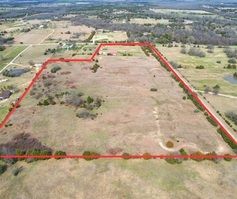 Photo of 2035 FM-1566, Celeste, TX 75423 (MLS # 21331191)