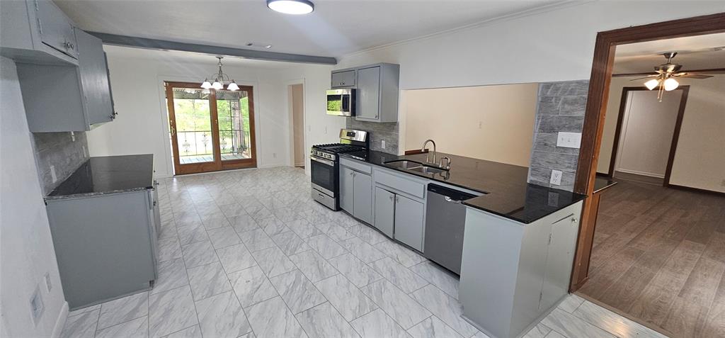 SNYDER GARDENS SUBN - Residential