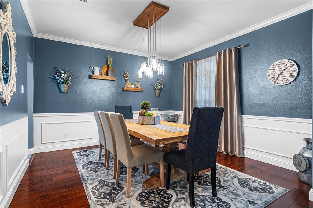 2113 White Rock Lane