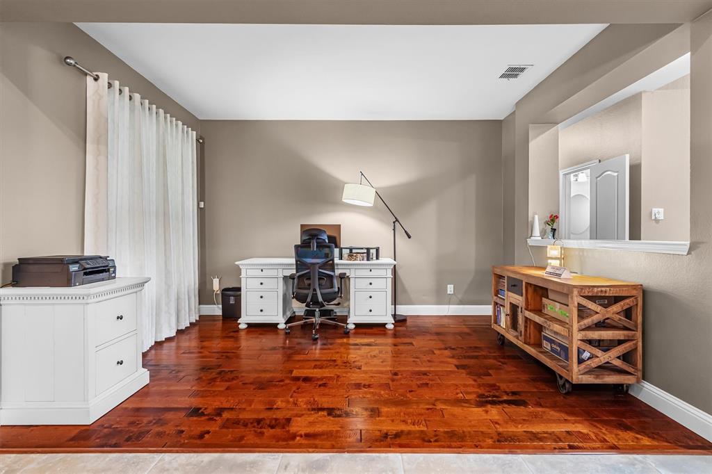 2113 White Rock Lane