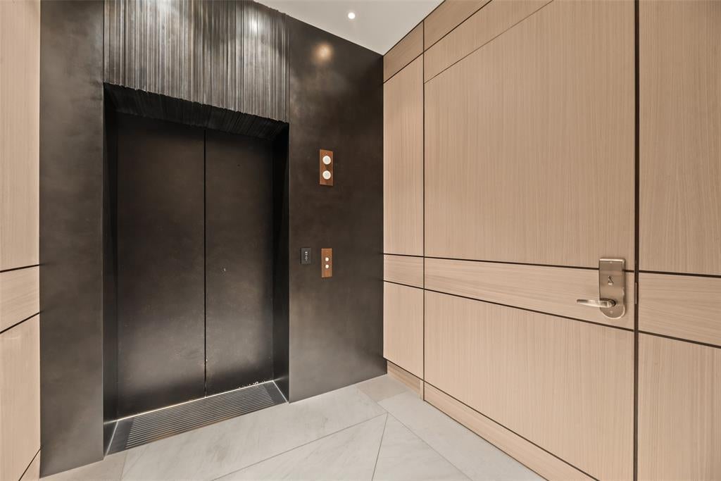 2300 Wolf Street 8A