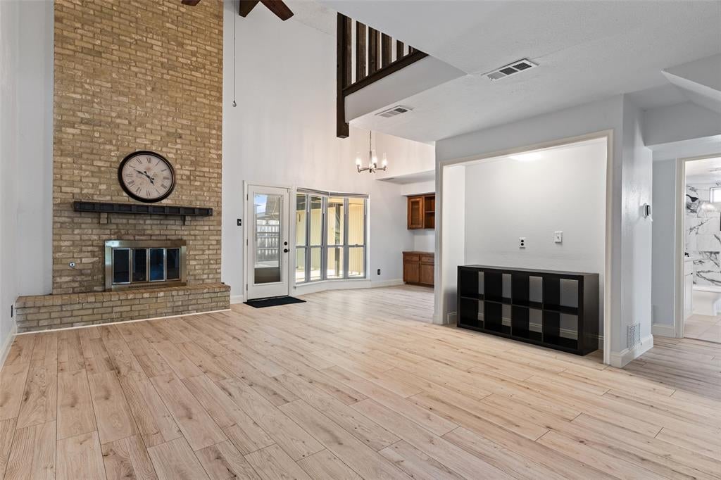 709 Royal Oaks Drive