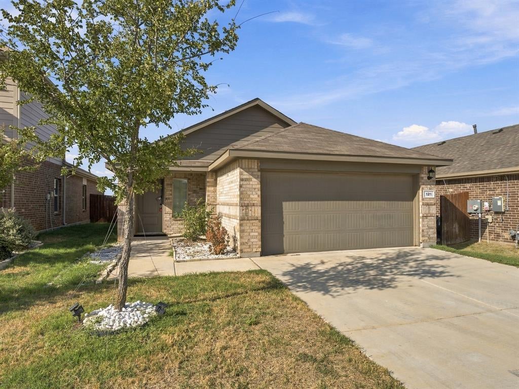 Photo of 121 Greengate Drive, Boyd, TX 76023 (MLS # 21388727)