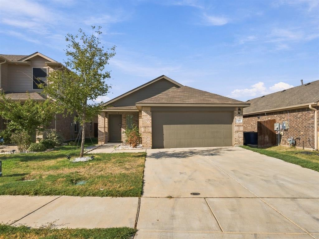Photo of 121 Greengate Drive, Boyd, TX 76023 (MLS # 21388727)