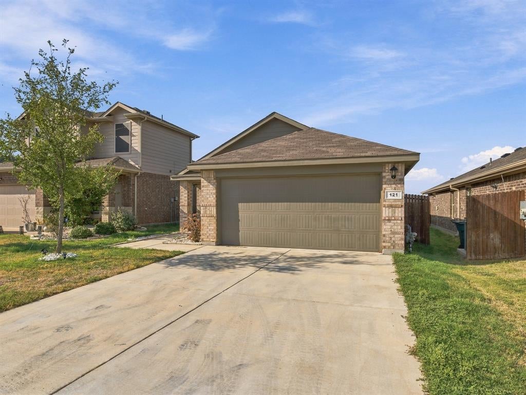 Photo of 121 Greengate Drive, Boyd, TX 76023 (MLS # 21388727)