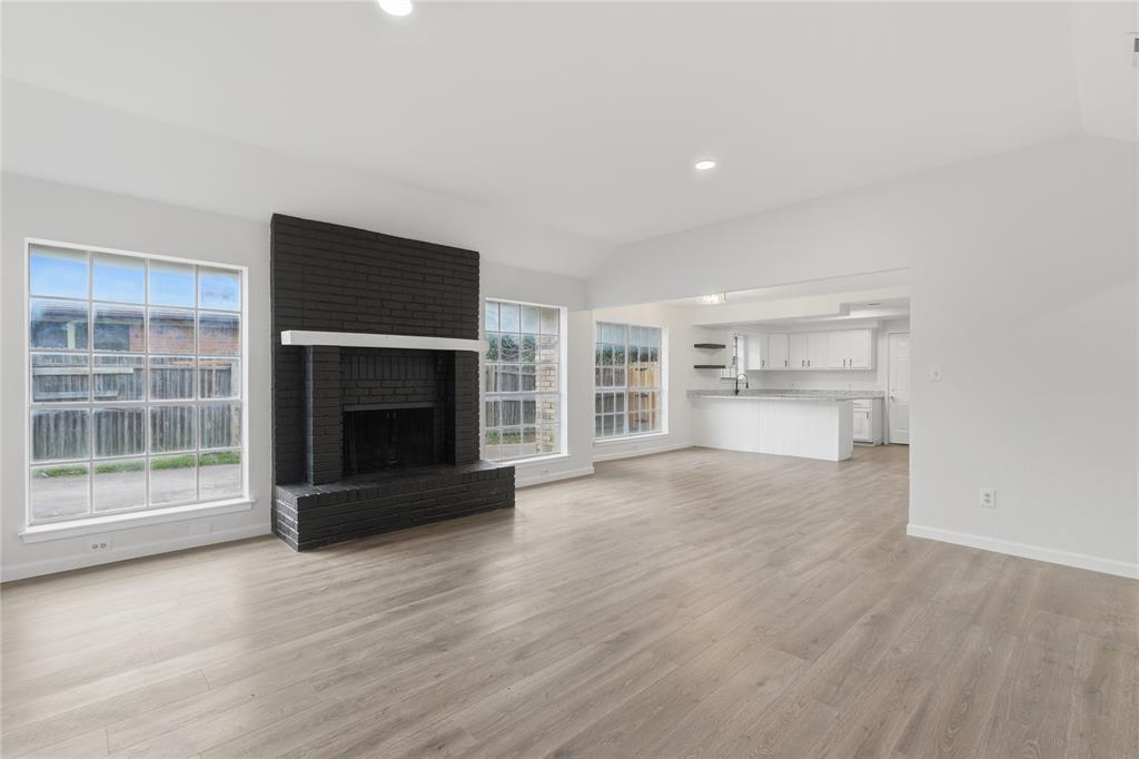 7217/7219 Fuller Circle