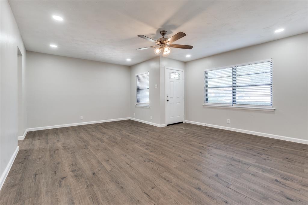 Cloverdale 05 Rev - Residential