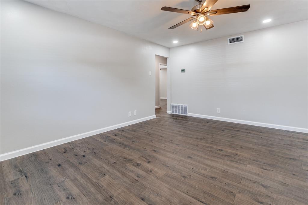 Cloverdale 05 Rev - Residential