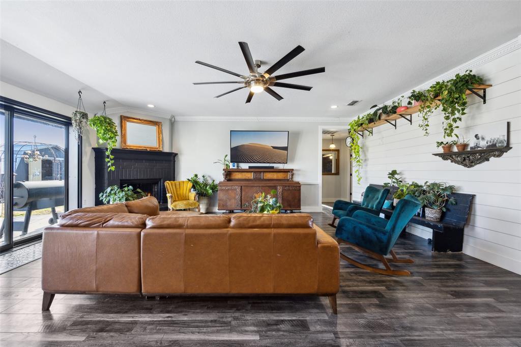 2601 Plains Trail