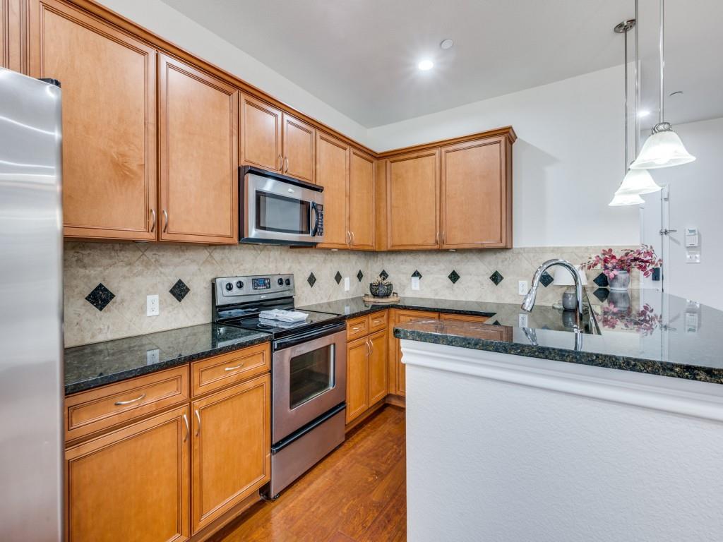 950 Henderson Street