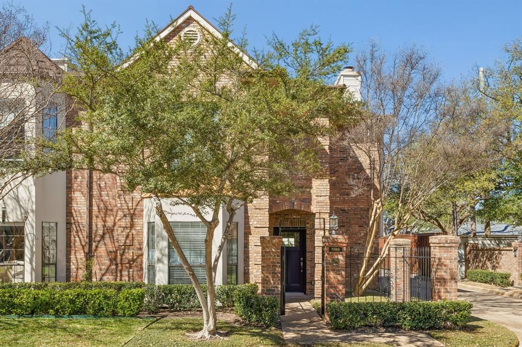Photo of 7055 Inwood Road, Dallas, TX 75209 (MLS # 21208223)