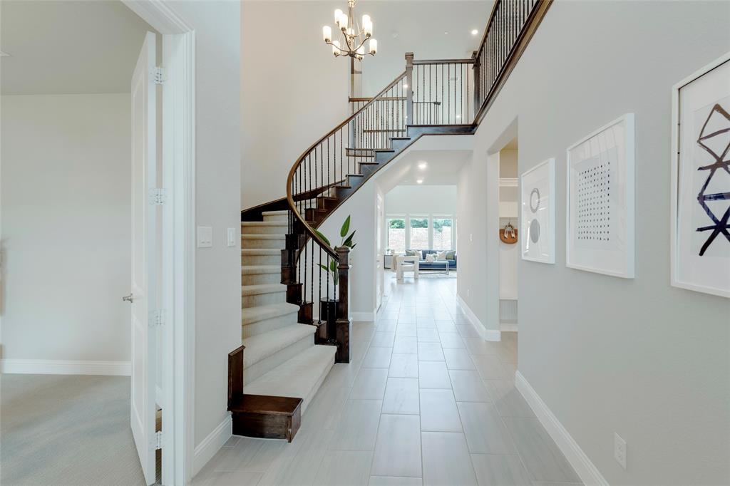 401 Alden Way