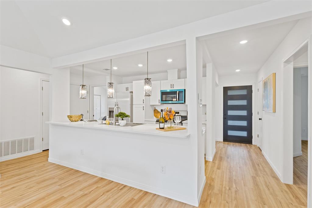 336 Lakewood Court