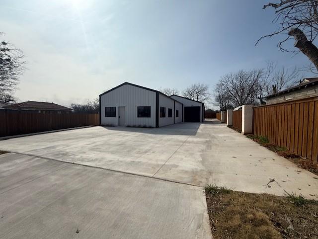 619 N Crockett Street