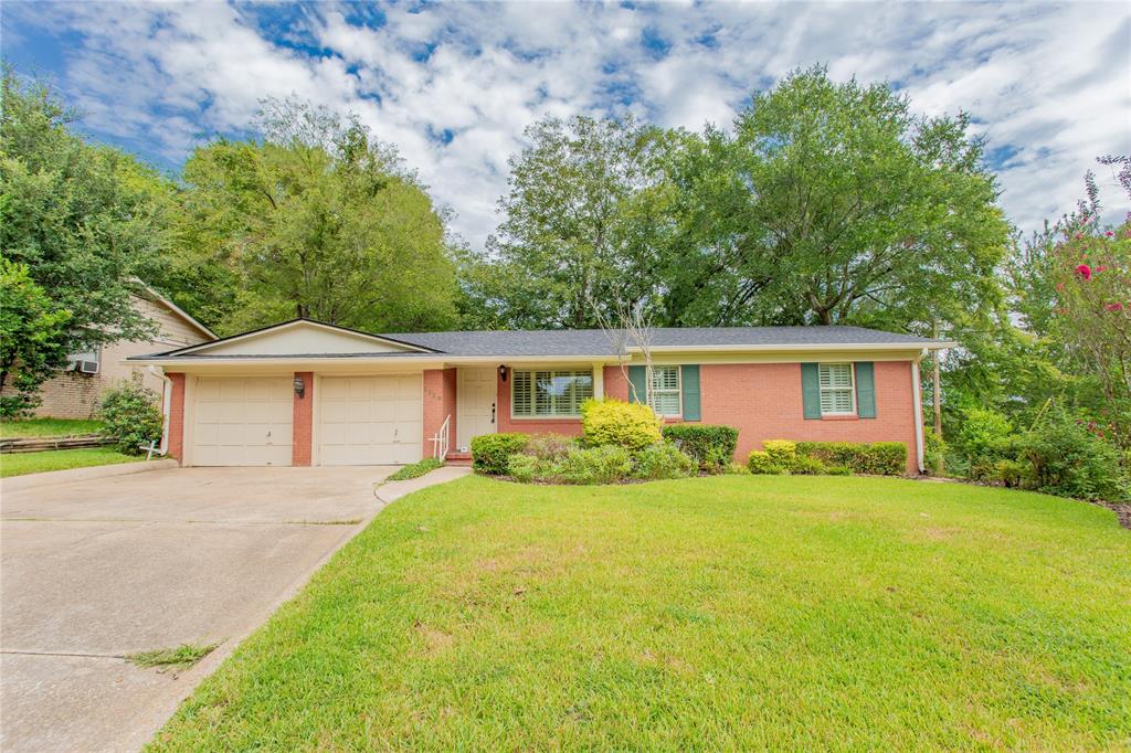 Henderson, Texas 75654, United States, 3 Bedrooms Bedrooms, ,2 BathroomsBathrooms,Residential,Pending,207111