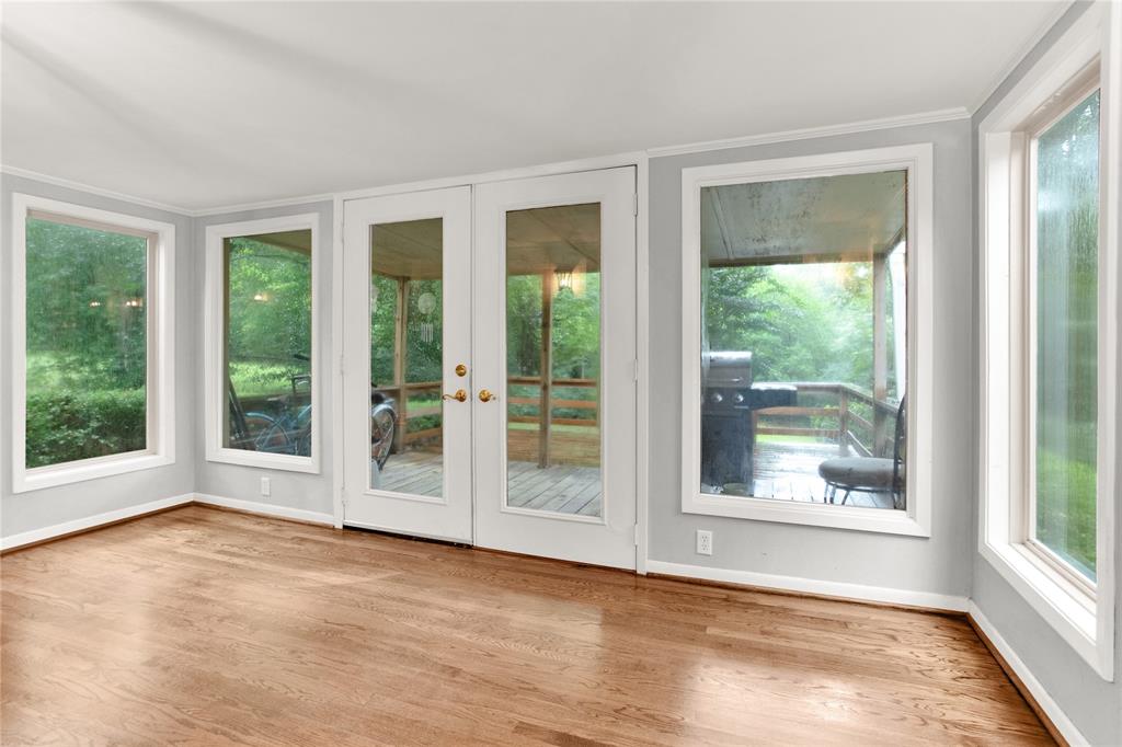 Henderson, Texas 75654, United States, 3 Bedrooms Bedrooms, ,2 BathroomsBathrooms,Residential,Pending,207111