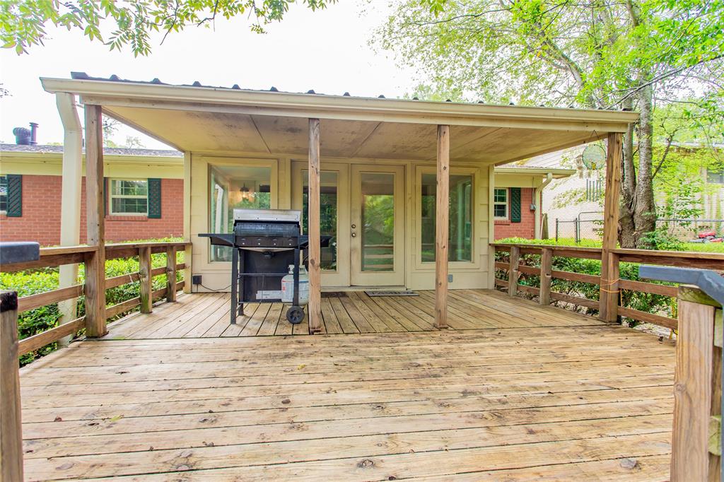 Henderson, Texas 75654, United States, 3 Bedrooms Bedrooms, ,2 BathroomsBathrooms,Residential,Pending,207111