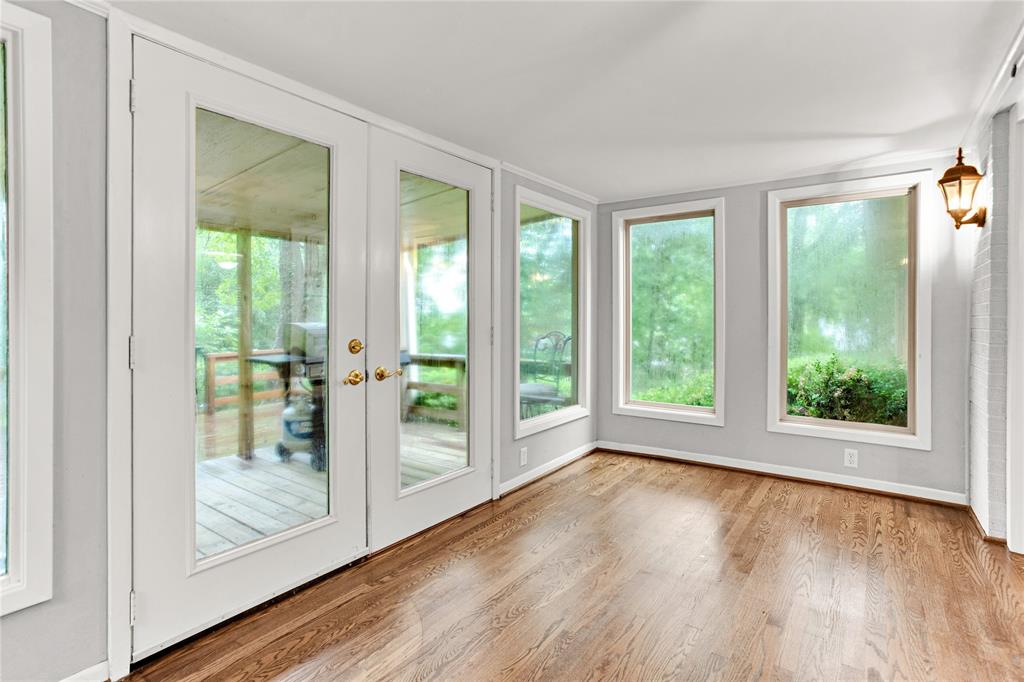 Henderson, Texas 75654, United States, 3 Bedrooms Bedrooms, ,2 BathroomsBathrooms,Residential,Pending,207111