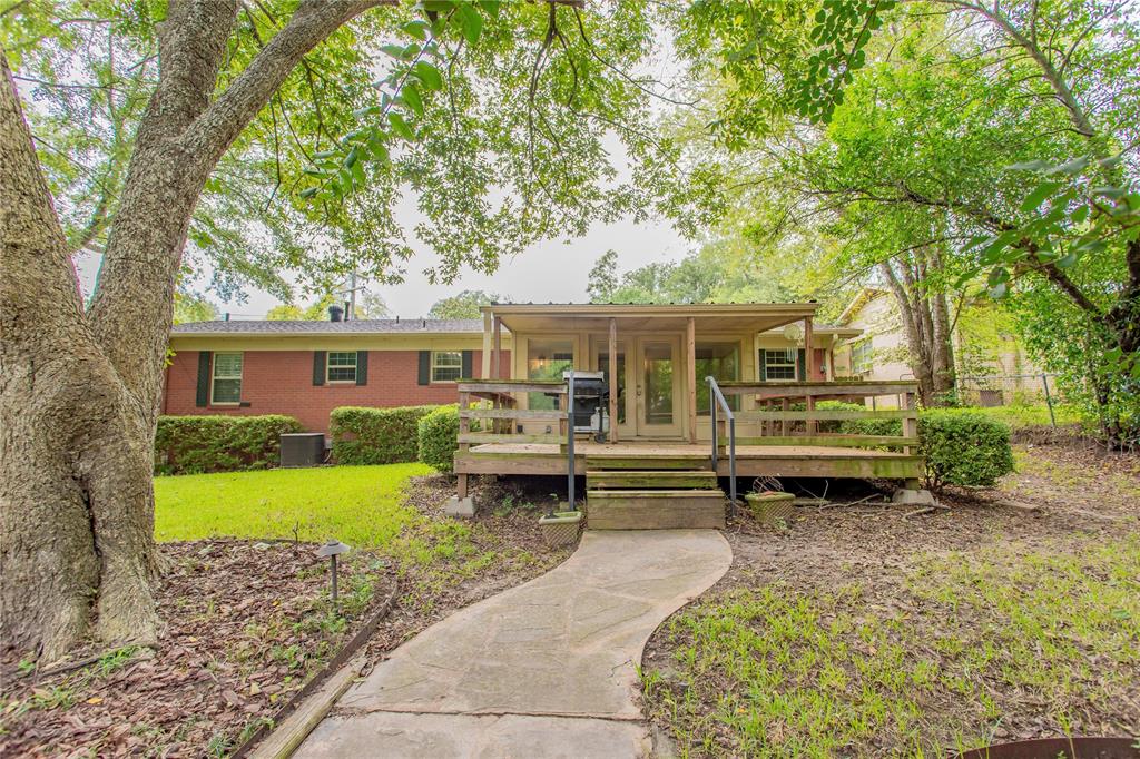 Henderson, Texas 75654, United States, 3 Bedrooms Bedrooms, ,2 BathroomsBathrooms,Residential,Pending,207111