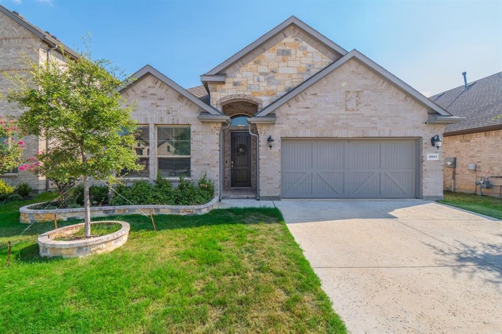 Photo 1 of 26 — 2041 St Andrews Way, Argyle, TX 76226