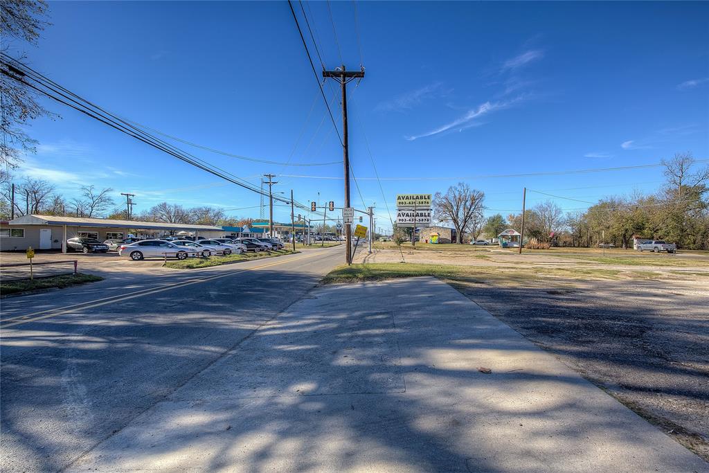 town - Commercial Sale