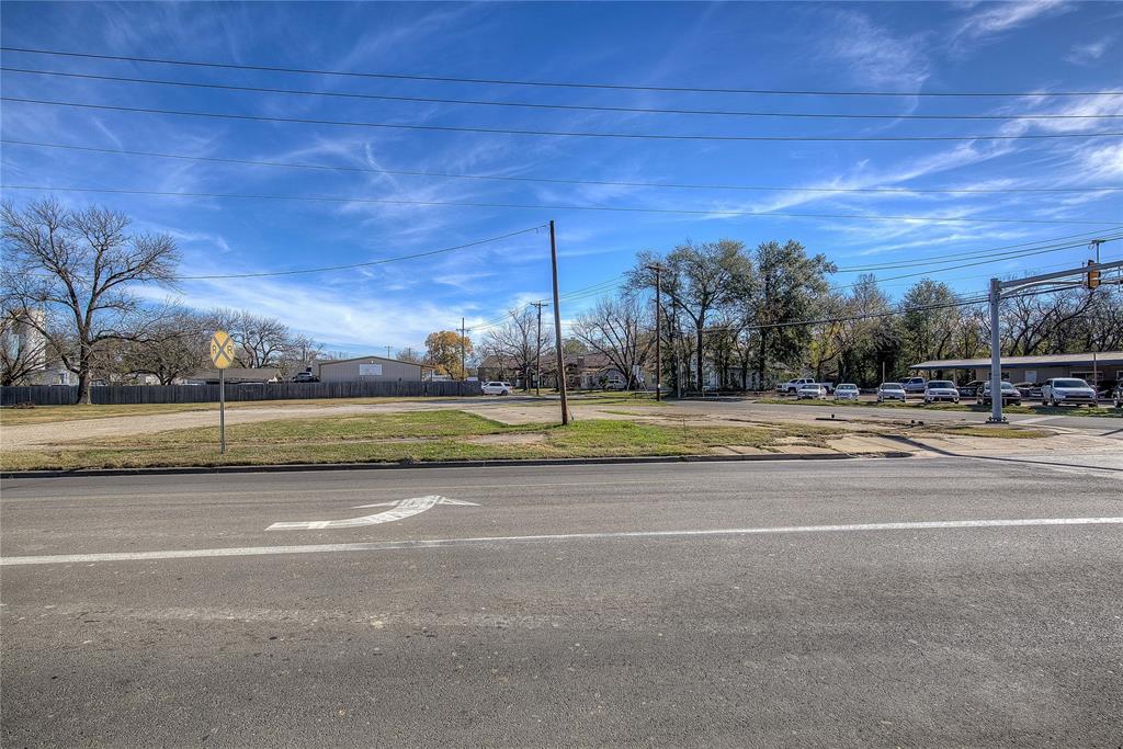 town - Commercial Sale