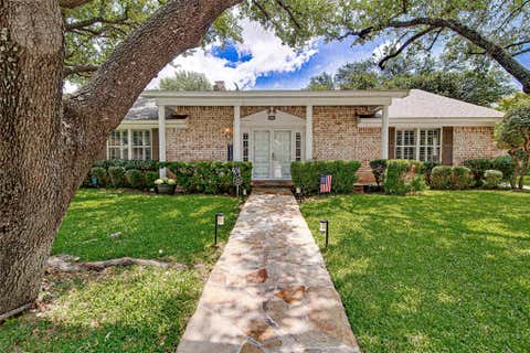 Photo of 2900 Bedfordshire, Bedford, TX 76021 (MLS # 21310640)