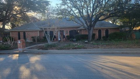 A home in DeSoto