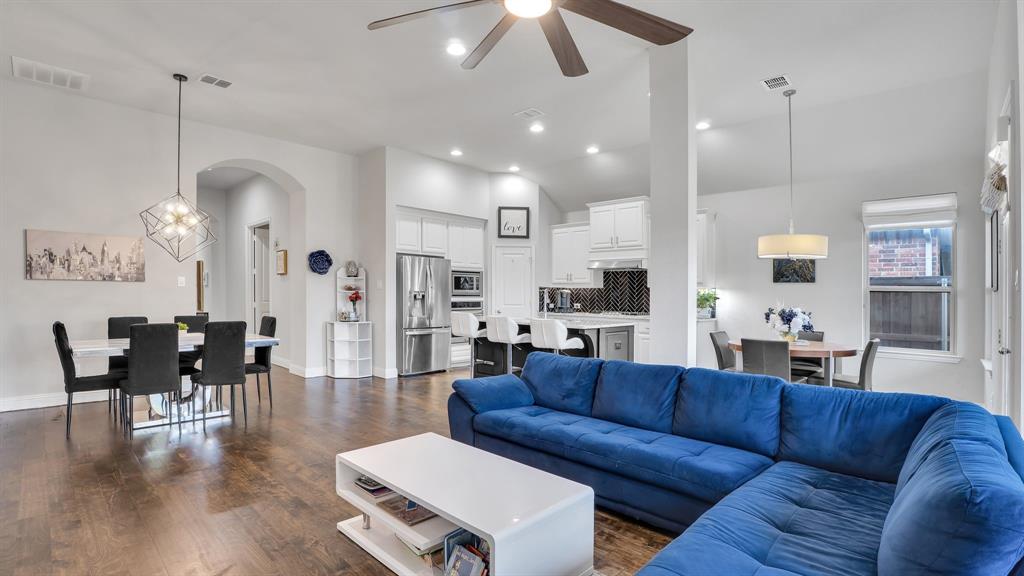 124 Village Creek Drive