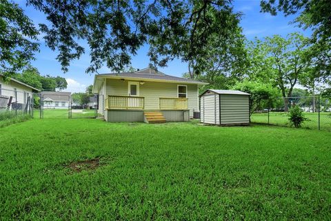 Tiny photo for 317 S Walker Street, Mesquite, TX 75149 (MLS # 21250198)