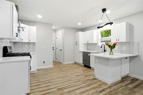 Tiny photo for 317 S Walker Street, Mesquite, TX 75149 (MLS # 21250198)