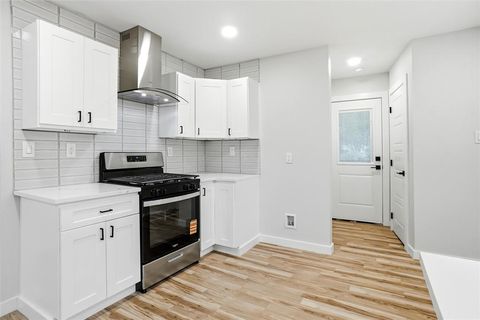 Tiny photo for 317 S Walker Street, Mesquite, TX 75149 (MLS # 21250198)