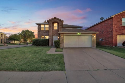 Photo of 3825 Irish Setter Drive, Fort Worth, TX 76123 (MLS # 21392110)