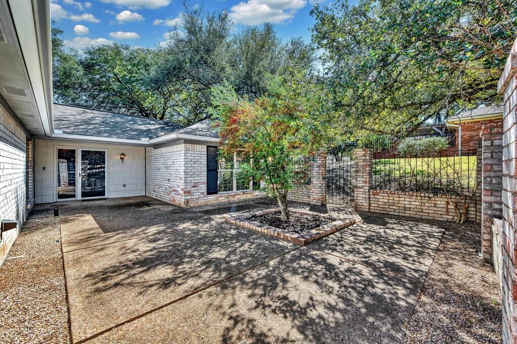 4552 Westchester Drive