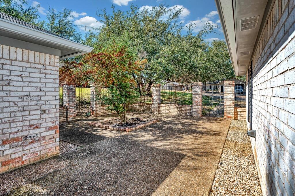 4552 Westchester Drive