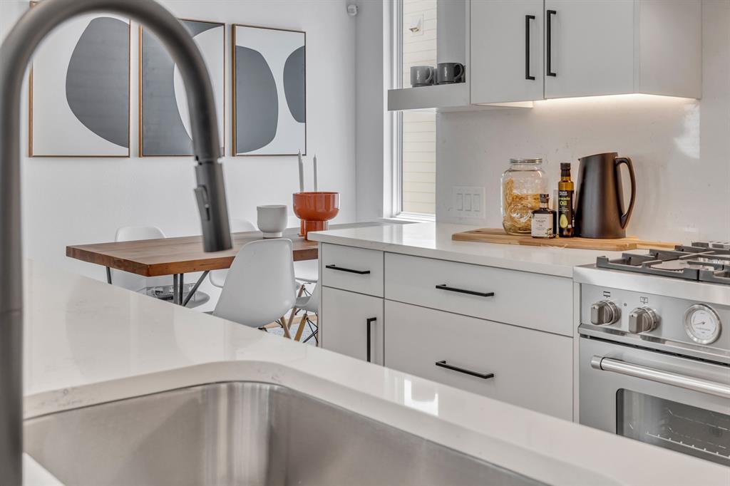 3612 San Jacinto 101