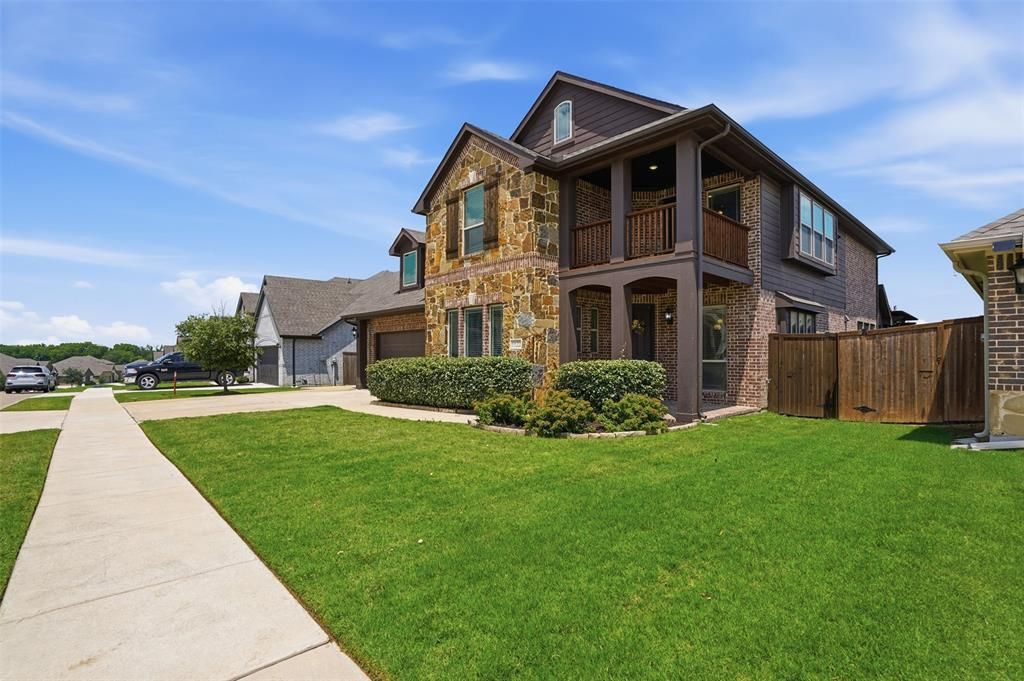 Photo of 1122 Alderwood Drive, Justin, TX 76247 (MLS # 21339203)