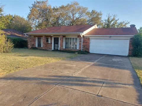 3320 Landmark Lane Forest Hill TX 76119